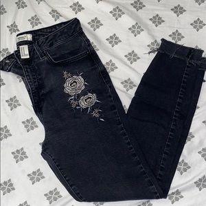 Forever 21 Floral Embroidered Skinny Jeans